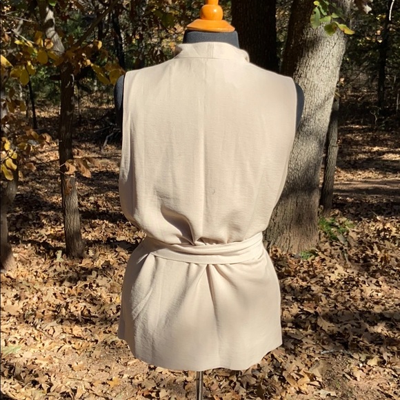 Vince Camino Sleeveless Vest - Picture 3 of 7